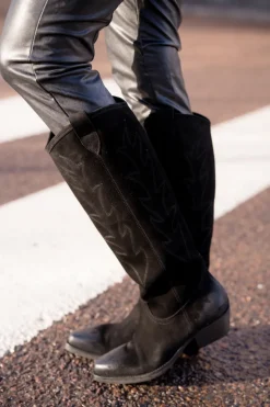 Jessie long boots