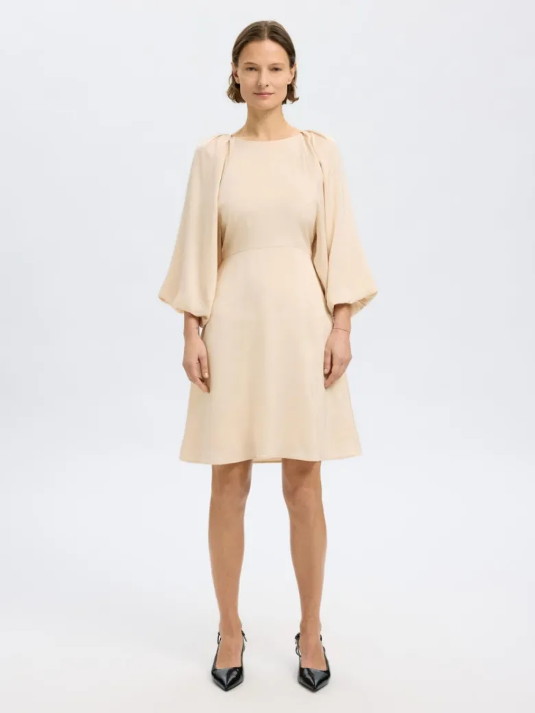 Laurina 3/4 Short open back dress