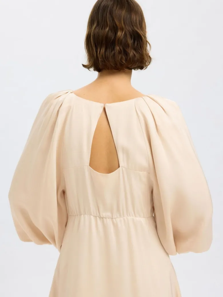 Laurina 3/4 Short open back dress