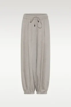 Mindi, cropped loose pants