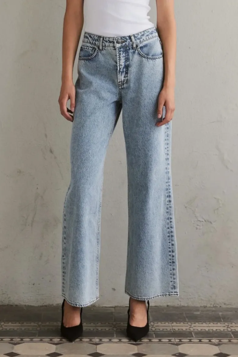Reign Jeans