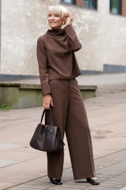 Reign tailored extra wide