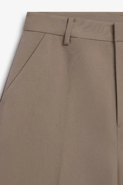 Reign Tailored Extra Wide
