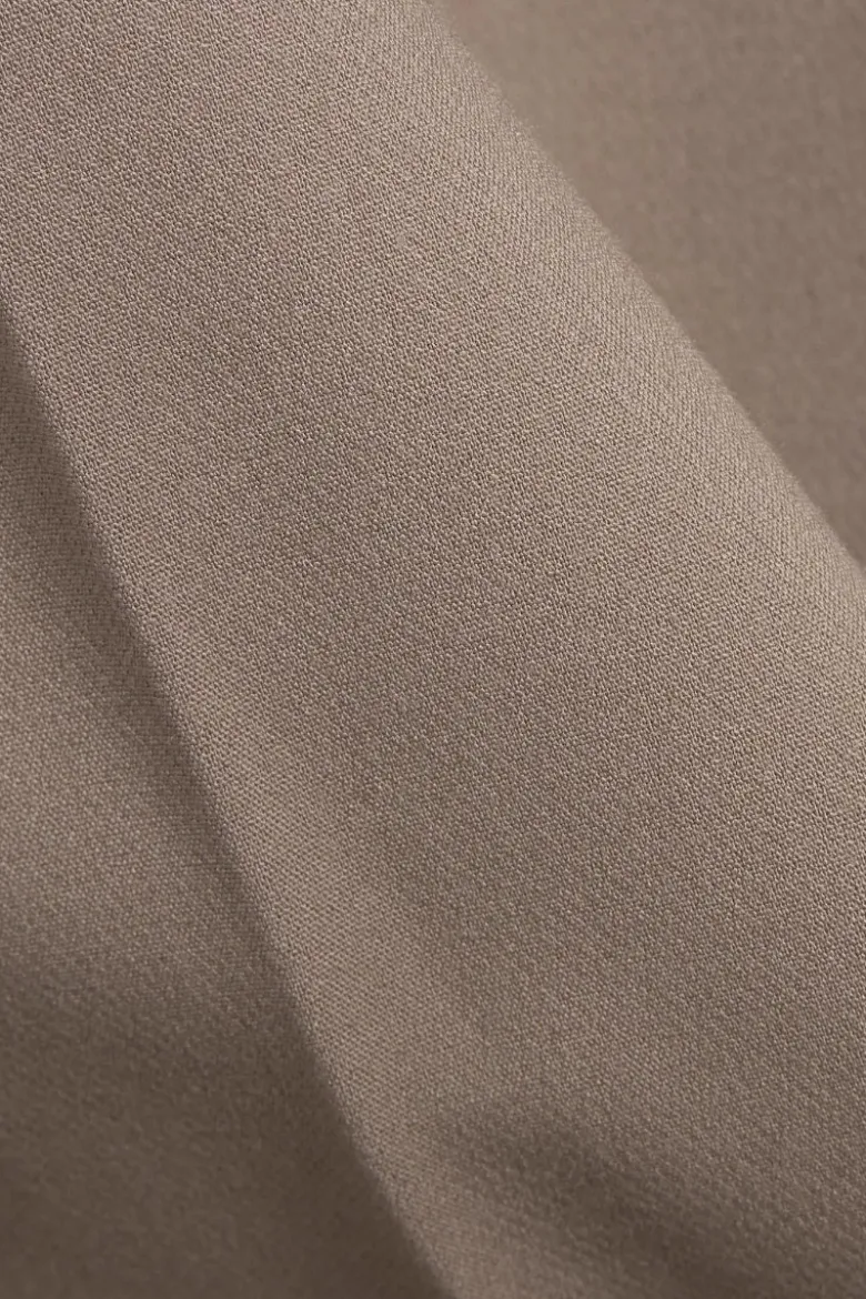 Reign Tailored Extra Wide
