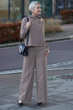 Reign Tailored Extra Wide