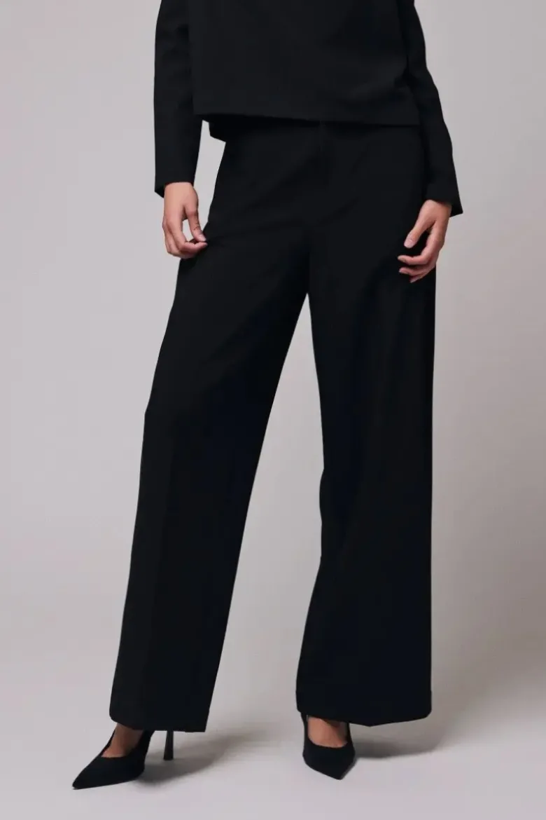 Reign tailored extra wide